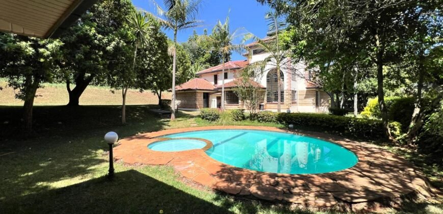 Old Kitisuru Lovely 4 Bedrooms Villa for Sale