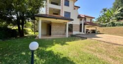 Old Kitisuru Lovely 4 Bedrooms Villa for Sale