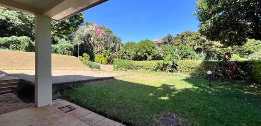 Old Kitisuru Lovely 4 Bedrooms Villa for Sale