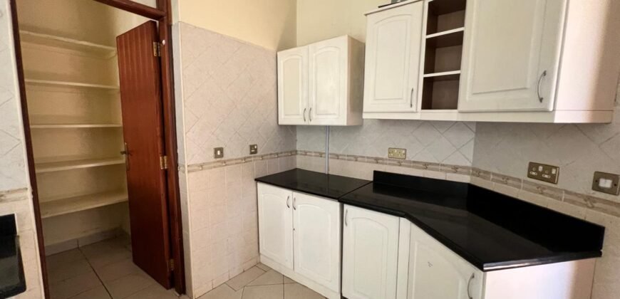 Old Kitisuru Lovely 4 Bedrooms Villa for Sale