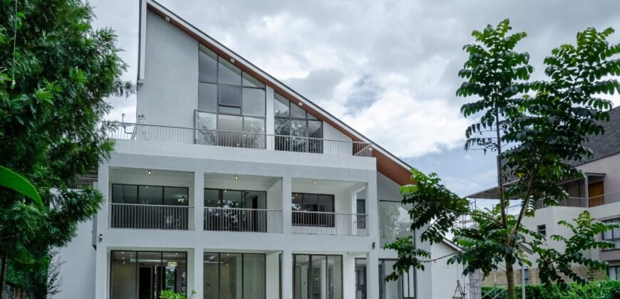 Karen Stunning 5 bedrooms